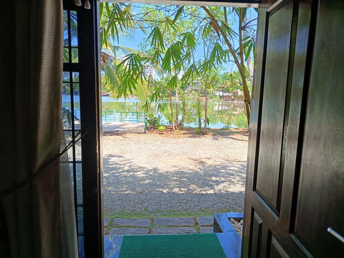Global Backwater Resort Kollam Eksteriør billede