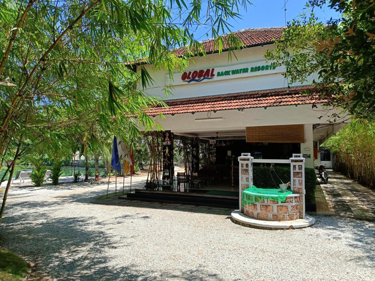 Global Backwater Resort Kollam Eksteriør billede