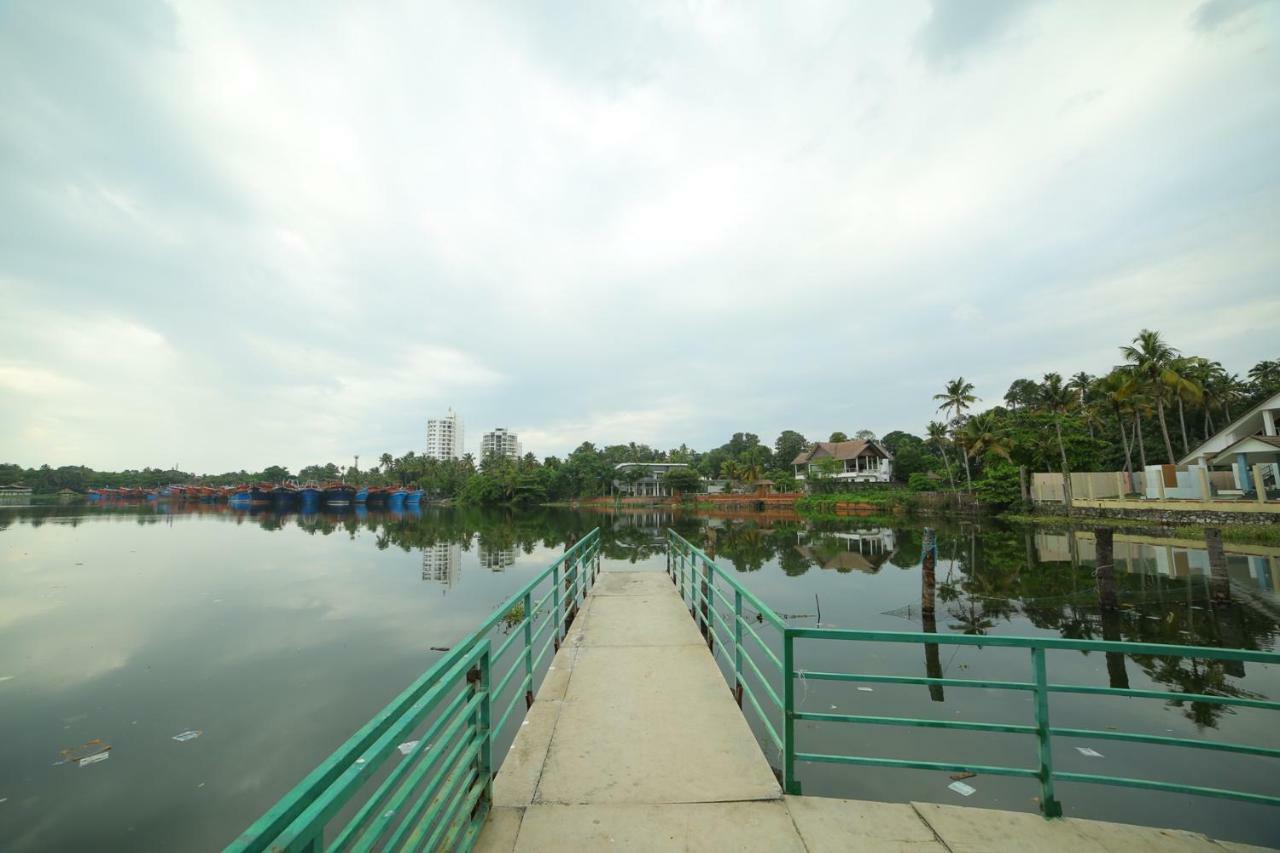 Global Backwater Resort Kollam Eksteriør billede