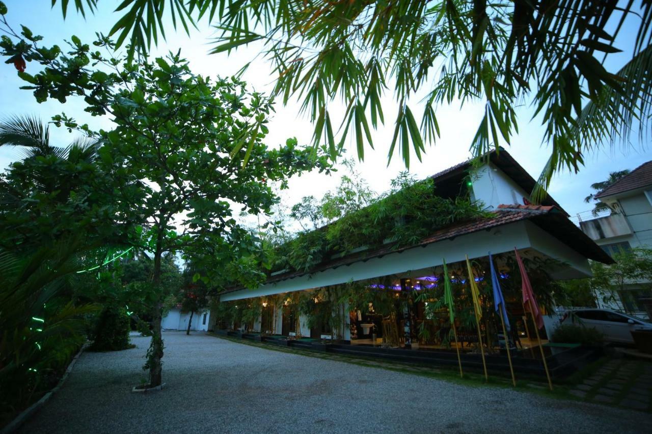 Global Backwater Resort Kollam Eksteriør billede